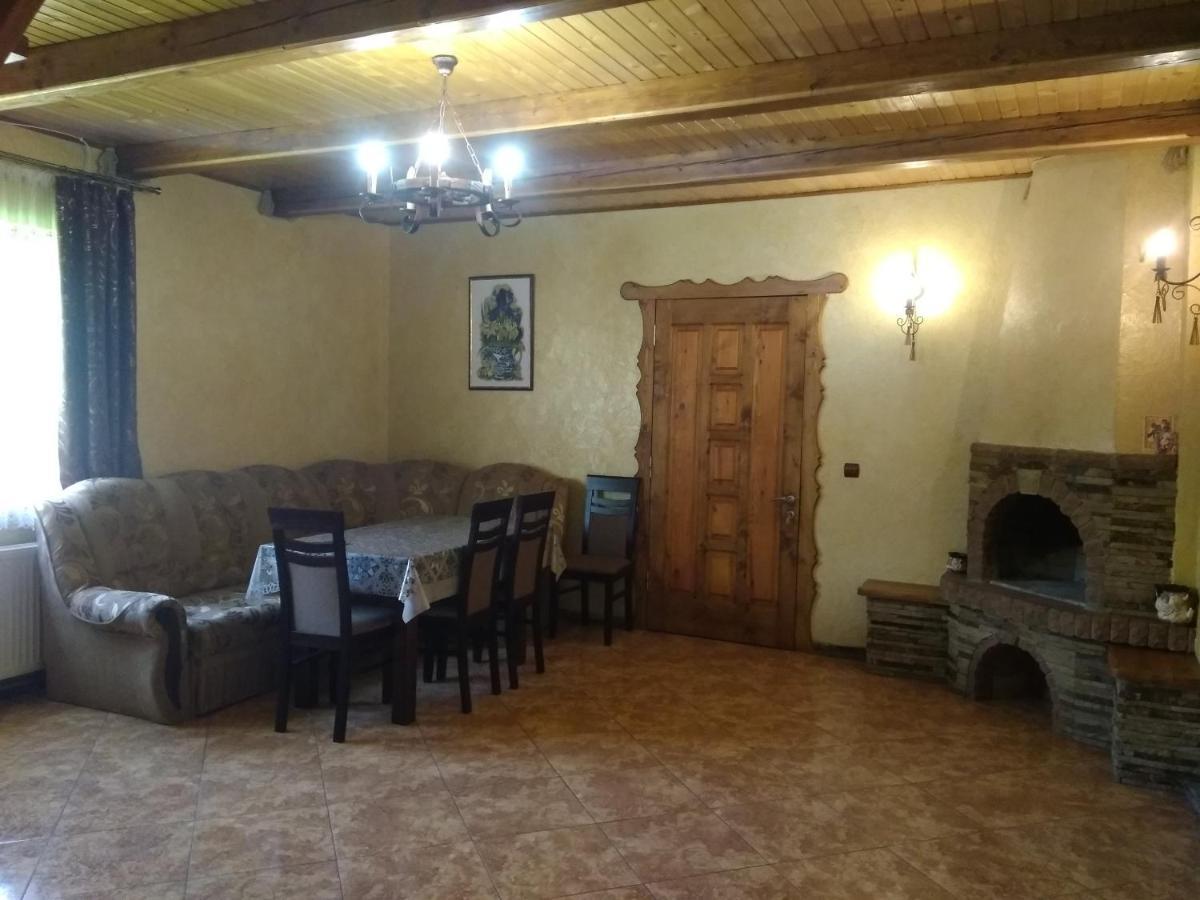 Затишок В Карпатах Villa ยาเรมชา ภายนอก รูปภาพ