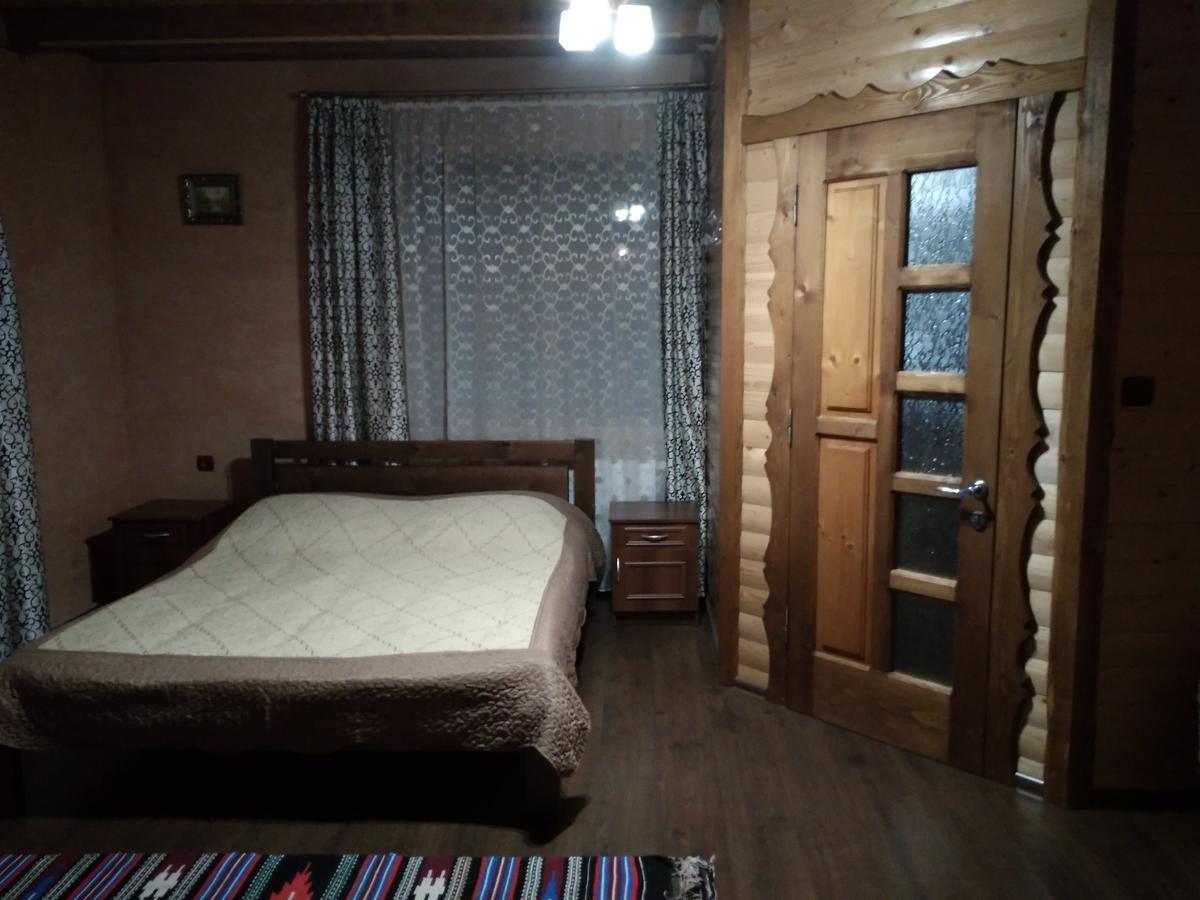 Затишок В Карпатах Villa ยาเรมชา ภายนอก รูปภาพ