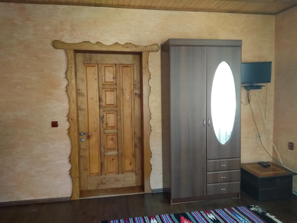 Затишок В Карпатах Villa ยาเรมชา ภายนอก รูปภาพ